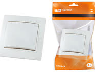 Розетка 2П+З с защ. шт. и крышкой 16А 250В IP42 белая 